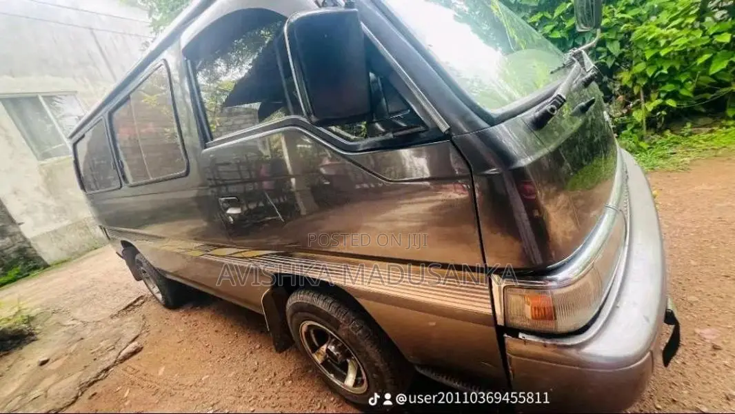 Nissan Caravan 1991 Van (Used)