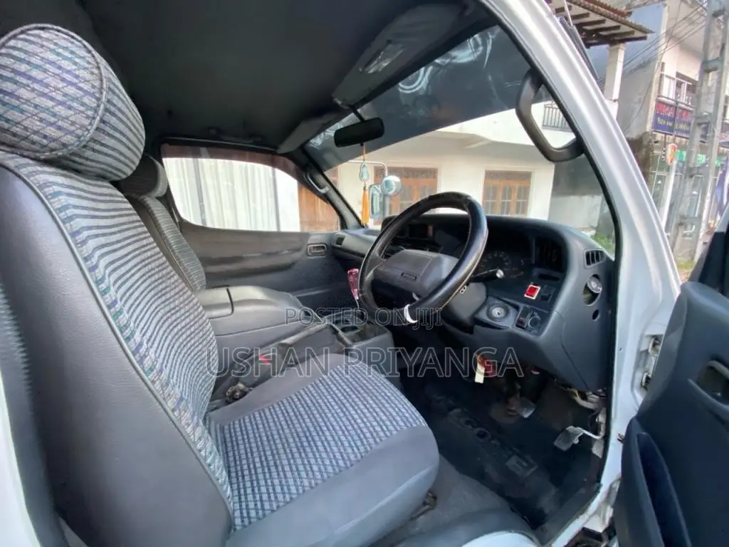 Toyota LH 119 1987 Van (Used)