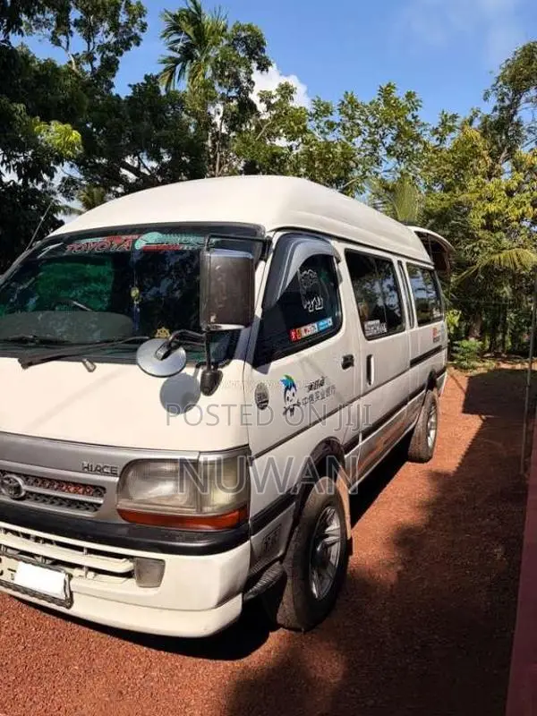 Toyota Dolphin 1998 Van (Used)