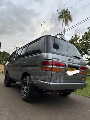 Toyota Lotto 1990 Van (Used)