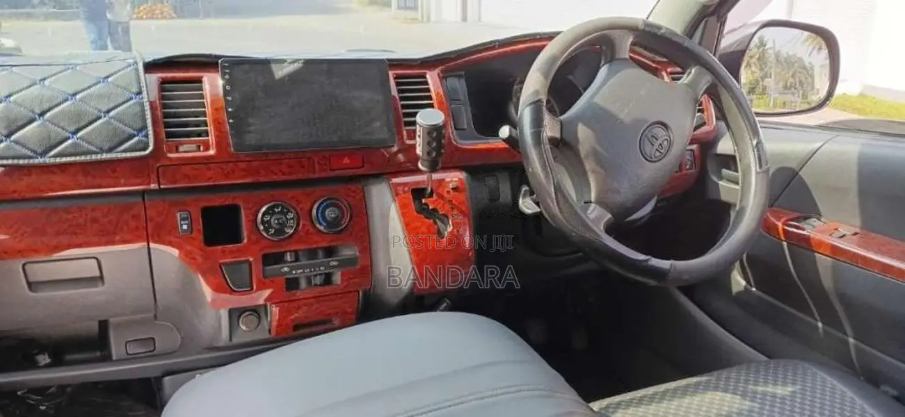 Toyota KDH 2007 Van (Used)