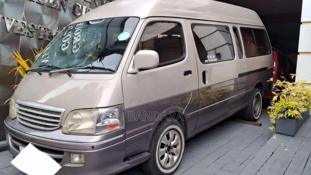 Toyota Dolphin 1995 Van (Used)