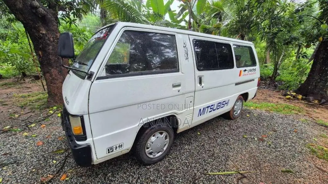 Mitsubishi L300 1983 Van (Used)