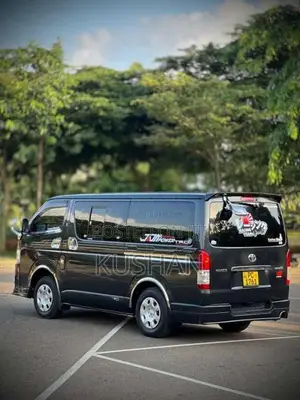 Toyota KDH 2005 Van (Used)