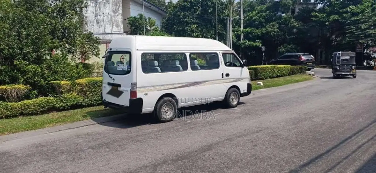 Nissan Caravan 2002 Van (Used)