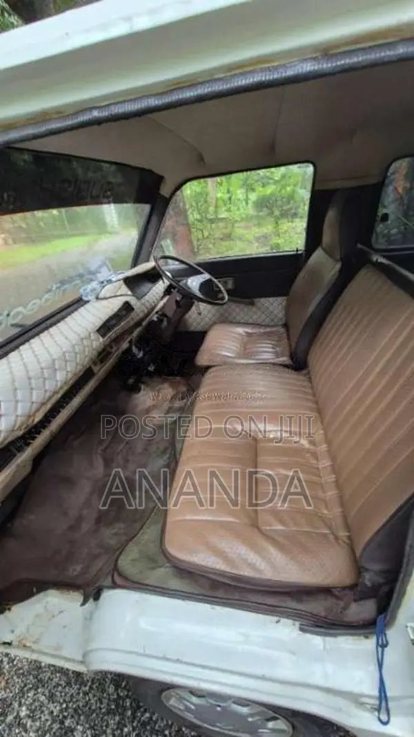 Mitsubishi L300 1983 Van (Used)