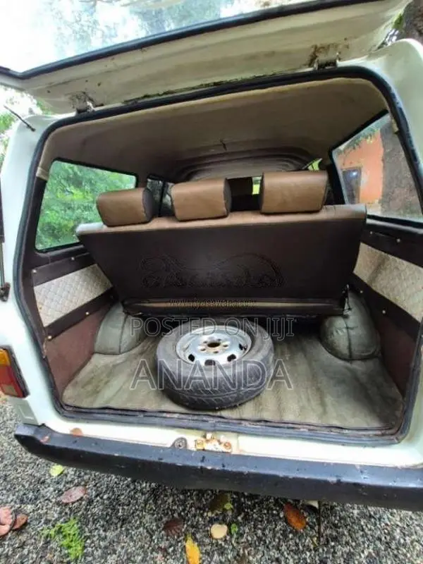 Mitsubishi L300 1983 Van (Used)