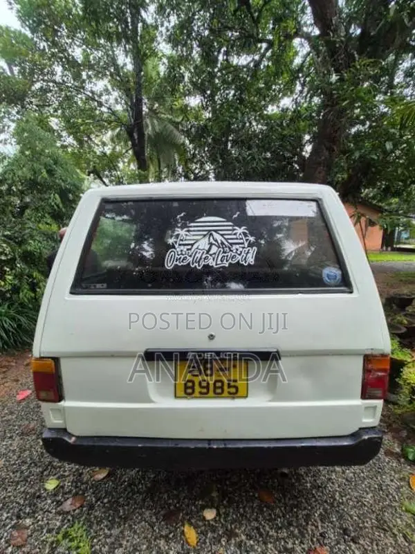 Mitsubishi L300 1983 Van (Used)