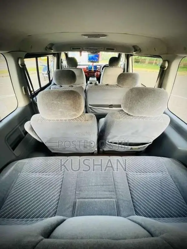 Toyota KDH 2005 Van (Used)
