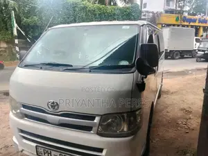 Toyota KDH 2013 Van (Used)