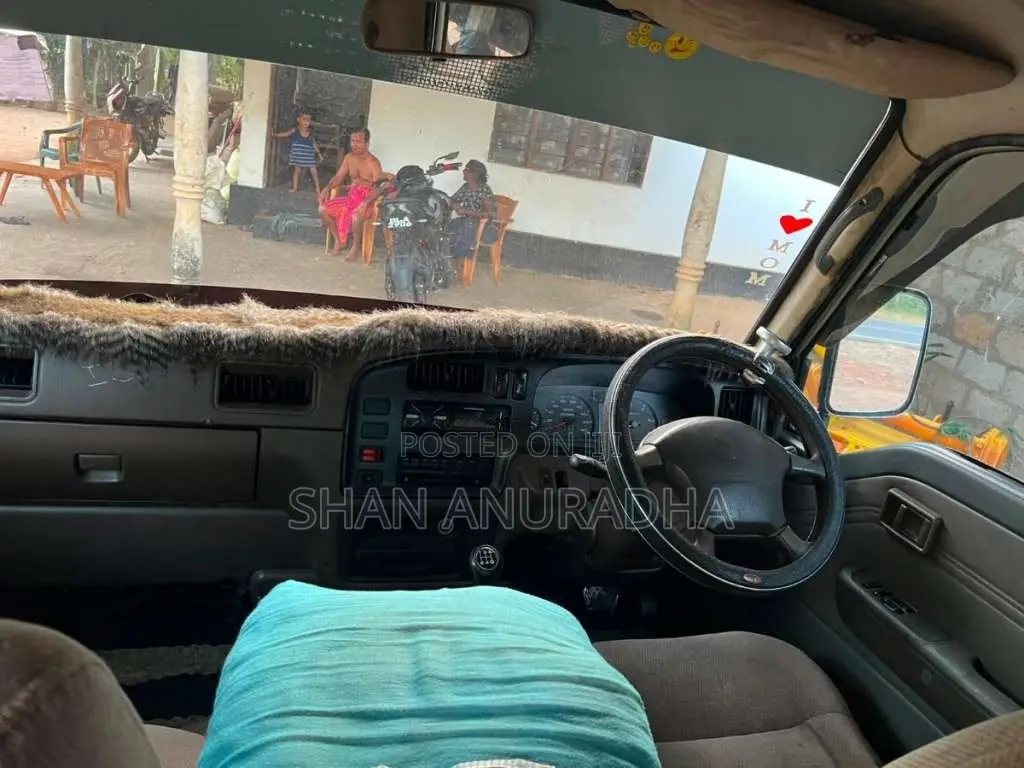 Nissan Caravan Vx Long 1993 Van (Used)