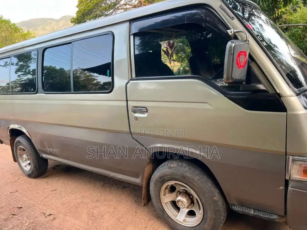 Nissan Caravan Vx Long 1993 Van (Used)