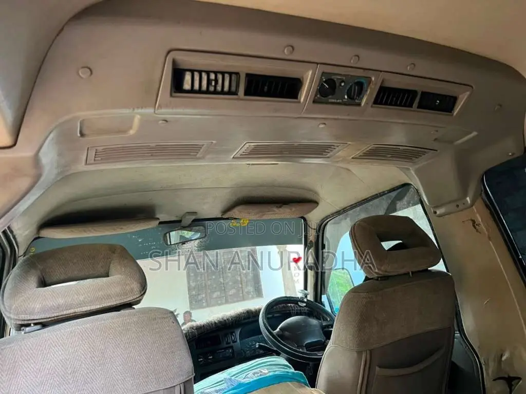 Nissan Caravan Vx Long 1993 Van (Used)