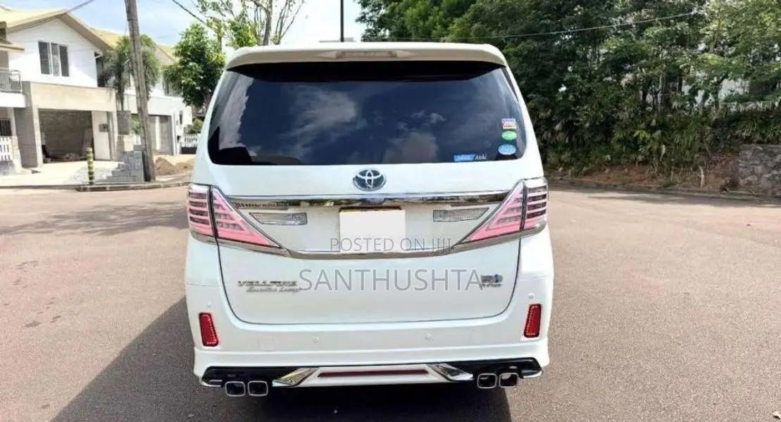 Toyota Vellfire 2012 Van (Used)