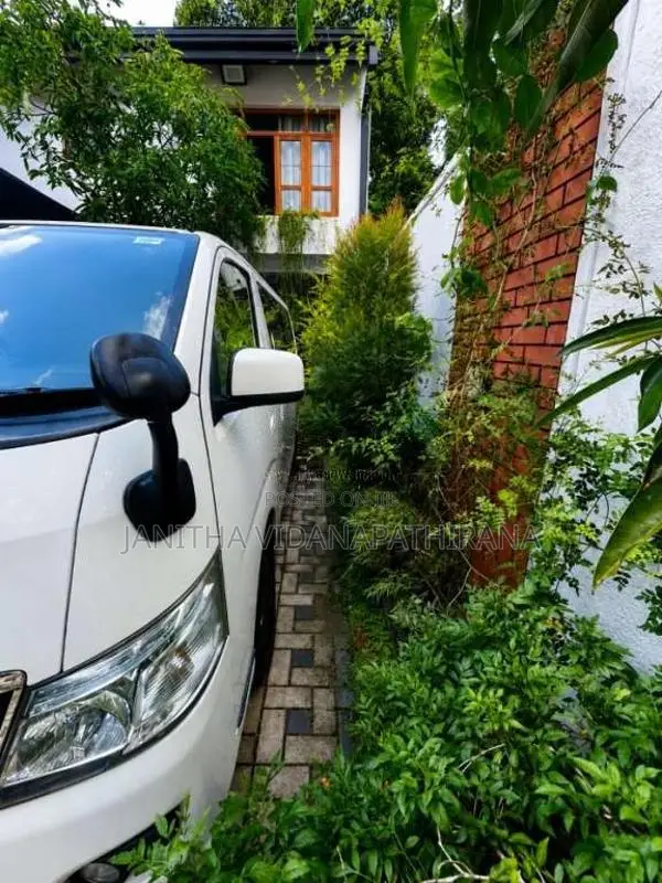 Nissan Caravan NV 350 2015 Van (Used)