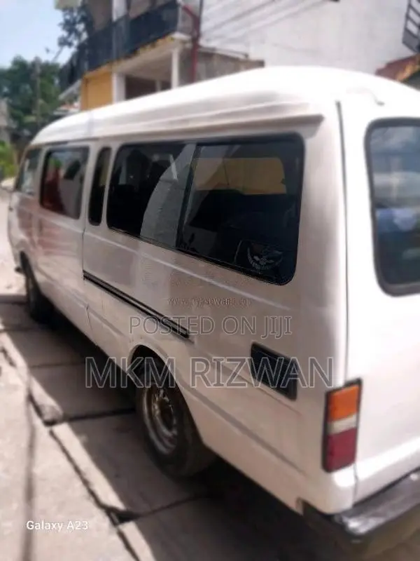 Toyota Lh40 B 1983 Van (Used)