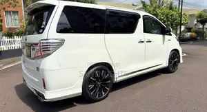 Toyota Vellfire 2012 Van (Used)