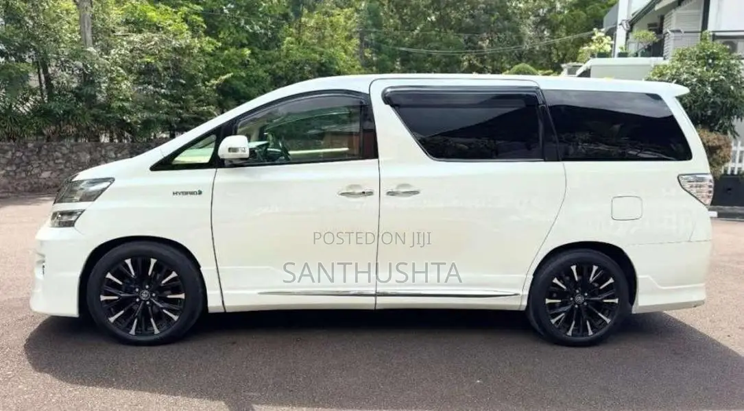 Toyota Vellfire 2012 Van (Used)