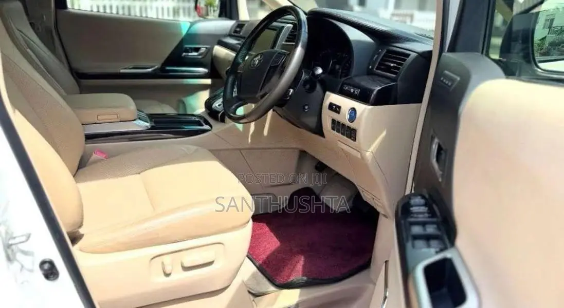 Toyota Vellfire 2012 Van (Used)