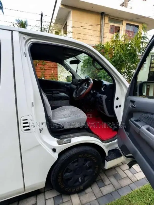 Nissan Caravan NV 350 2015 Van (Used)