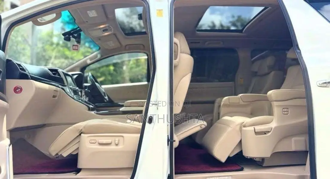 Toyota Vellfire 2012 Van (Used)