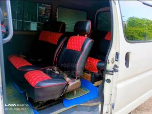 Toyota Regus 2004 Van (Used)