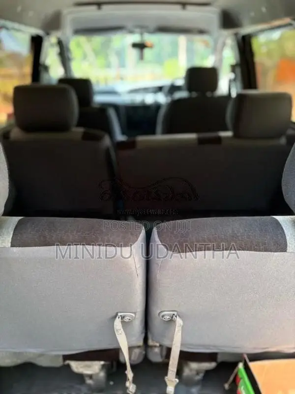 Toyota Noah KR42 2004 Van (Used)