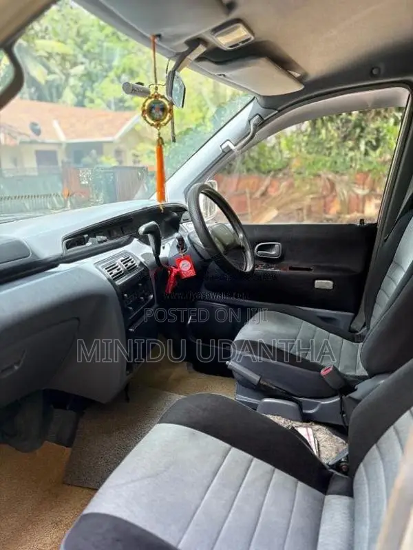 Toyota Noah KR42 2004 Van (Used)