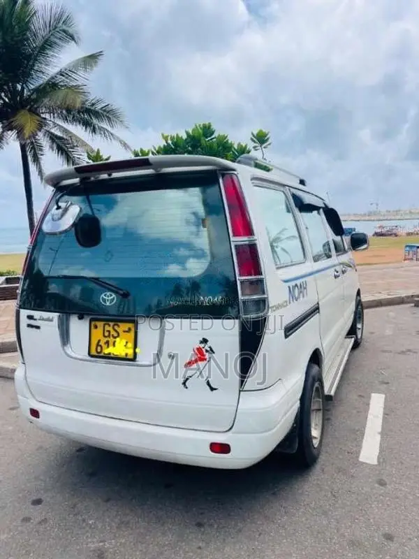Toyota Noah CR41 1997 Van (Used)