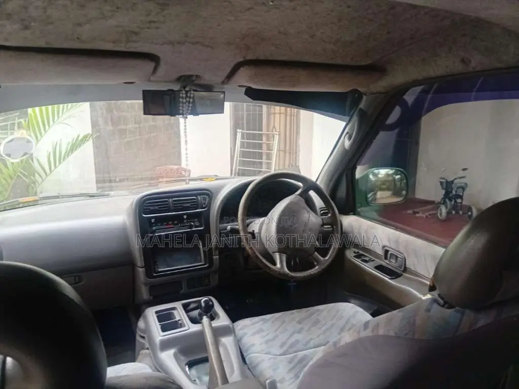 Nissan Serena 1991 Van (Used)