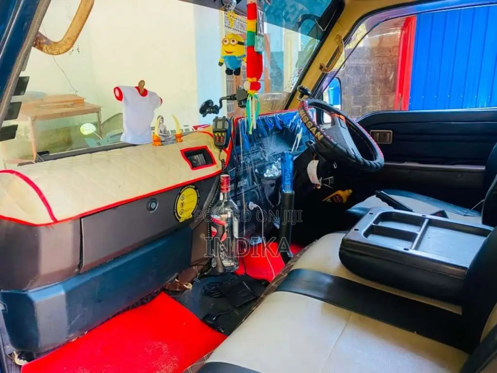 Nissan Caravan 1992 Van (Used)