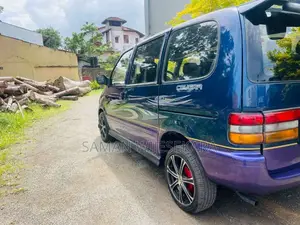 Nissan Serena 1998 Van (Used)
