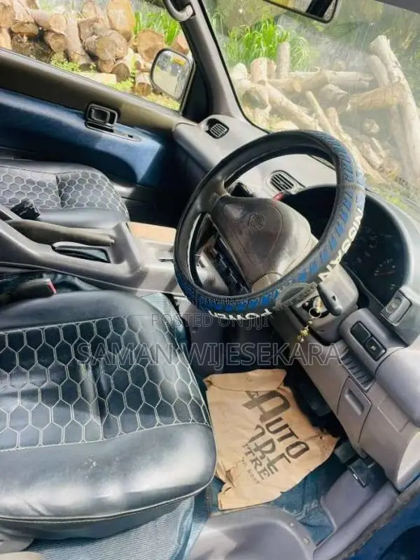 Nissan Serena 1998 Van (Used)