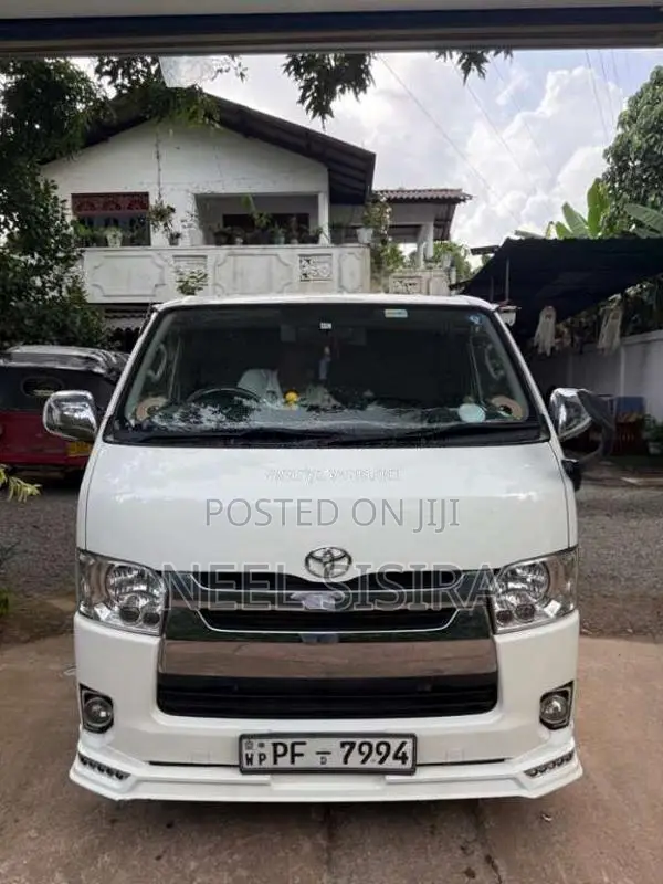 Toyota KDH 2015 Van (Used)