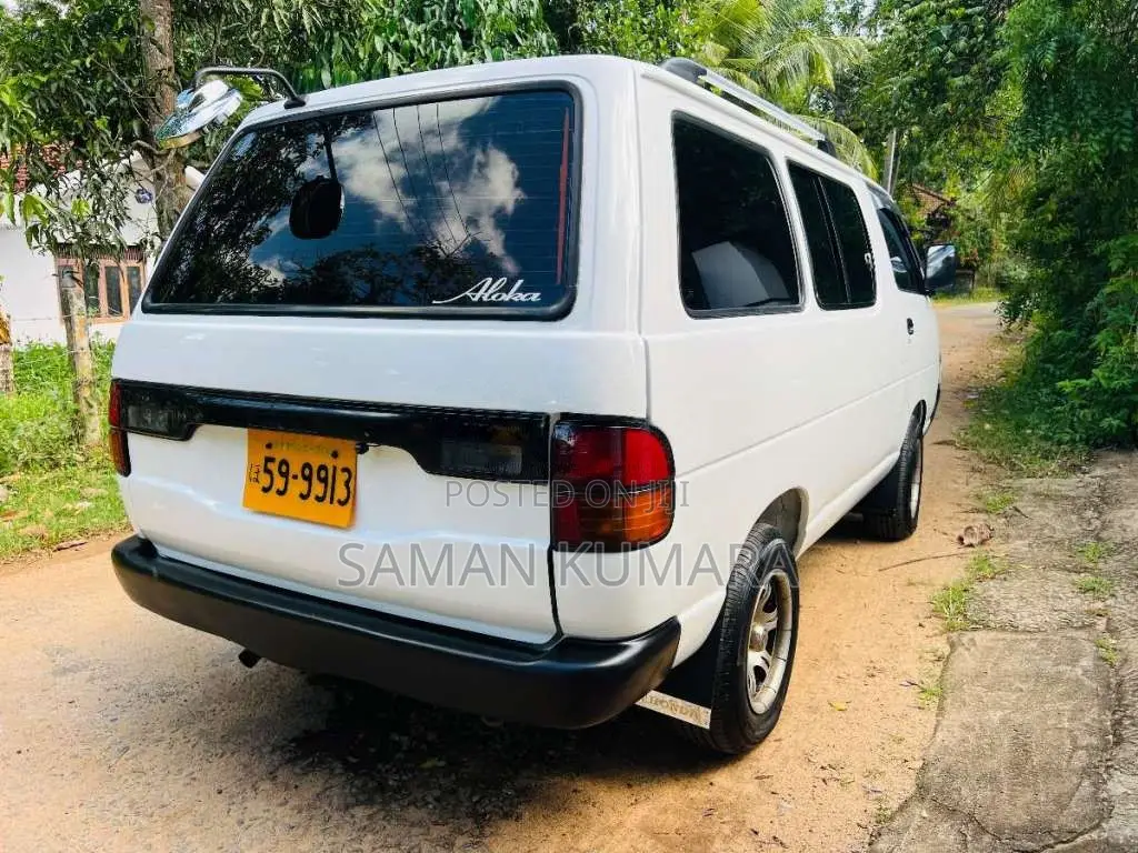 Toyota Lotto 1992 Van (Used)