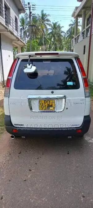 Toyota Noah KR42 2002 Van (Used)