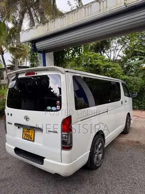 Toyota KDH 2015 Van (Used)