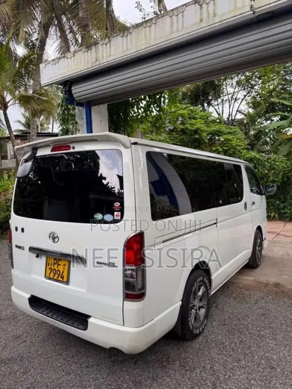 Toyota KDH 2015 Van (Used)
