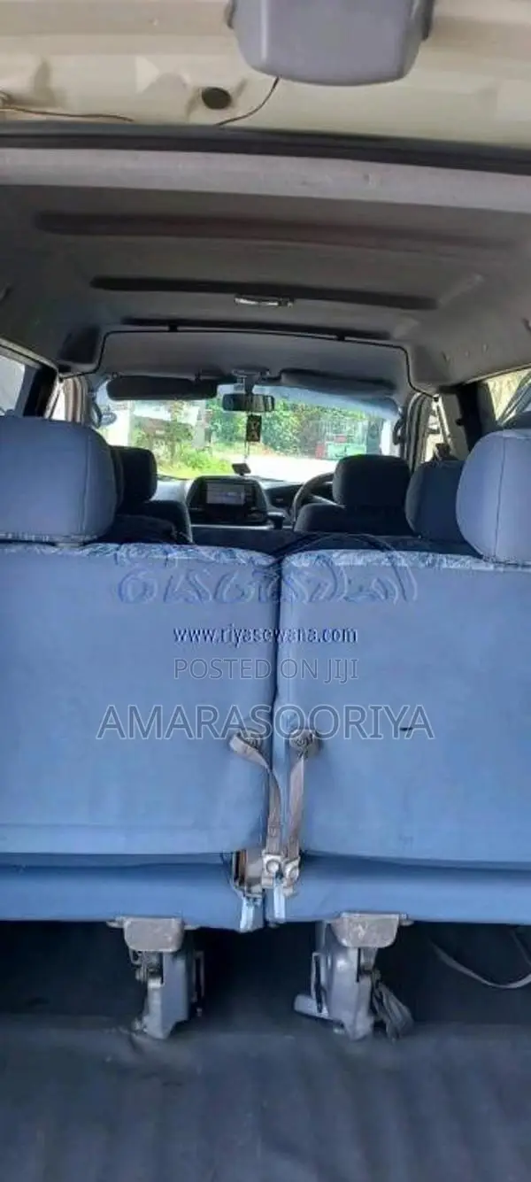 Toyota Noah KR42 2002 Van (Used)