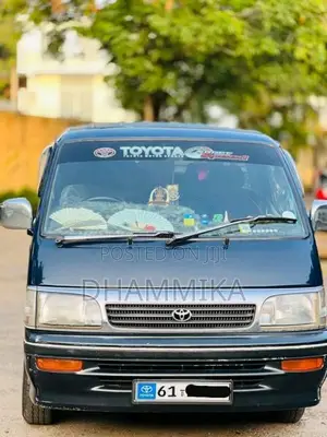 Toyota Dolphin 1992 Van (Used)