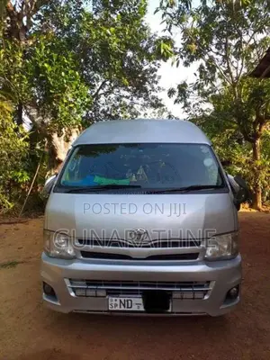 Toyota KDH 2012 Van (Used)