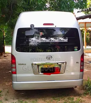 Toyota KDH 2012 Van (Used)