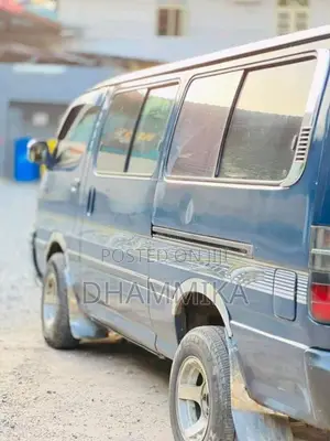 Toyota Dolphin 1992 Van (Used)