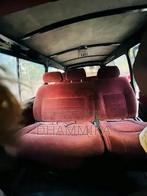 Toyota Dolphin 1992 Van (Used)