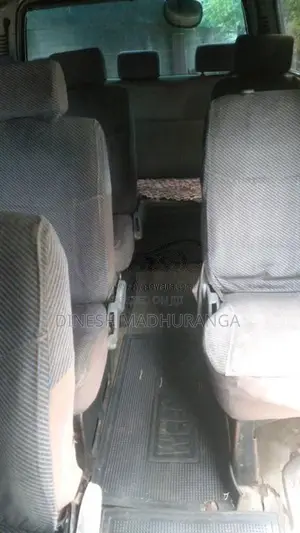 Toyota Dolphin 2000 Van (Used)
