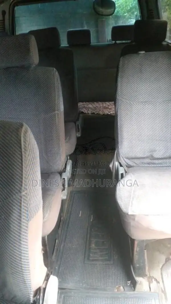 Toyota Dolphin 2000 Van (Used)
