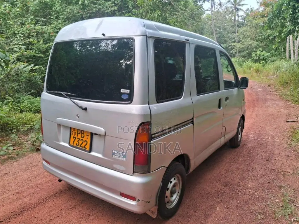 Daihatsu LE3200 V 2003 Van (Used)