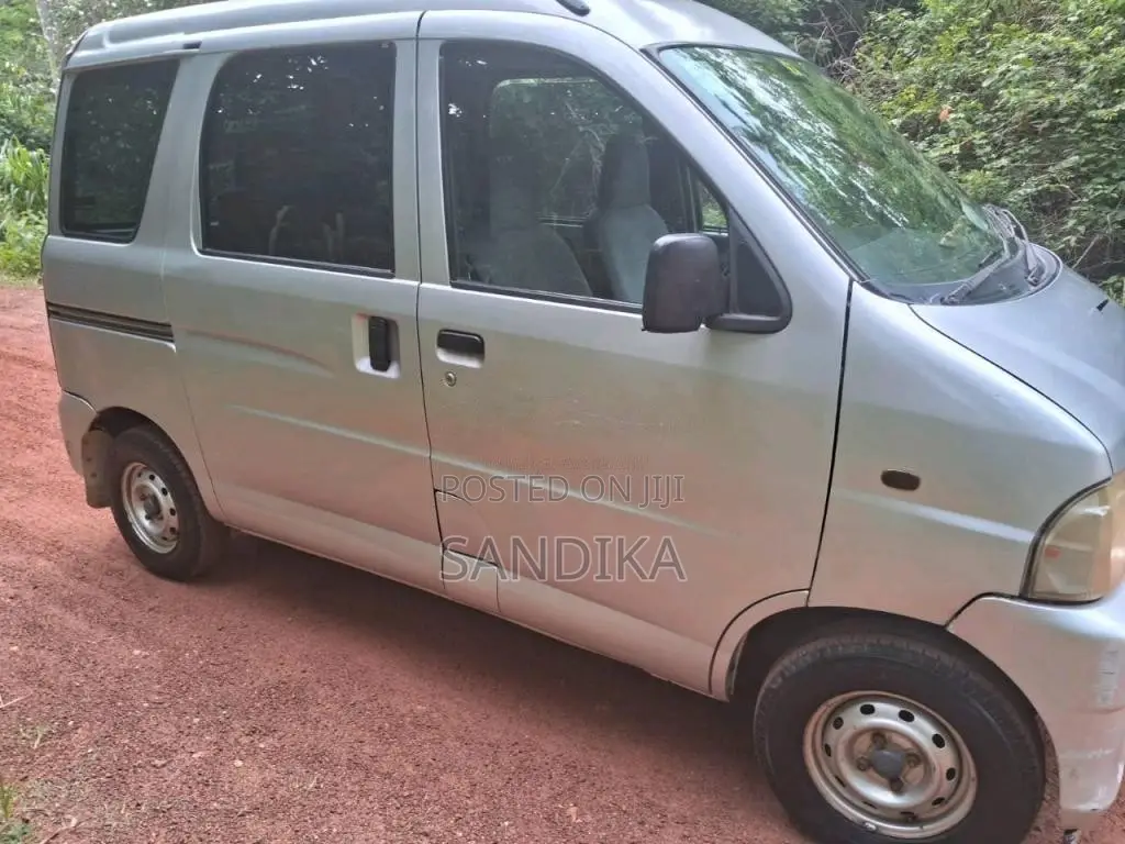 Daihatsu LE3200 V 2003 Van (Used)