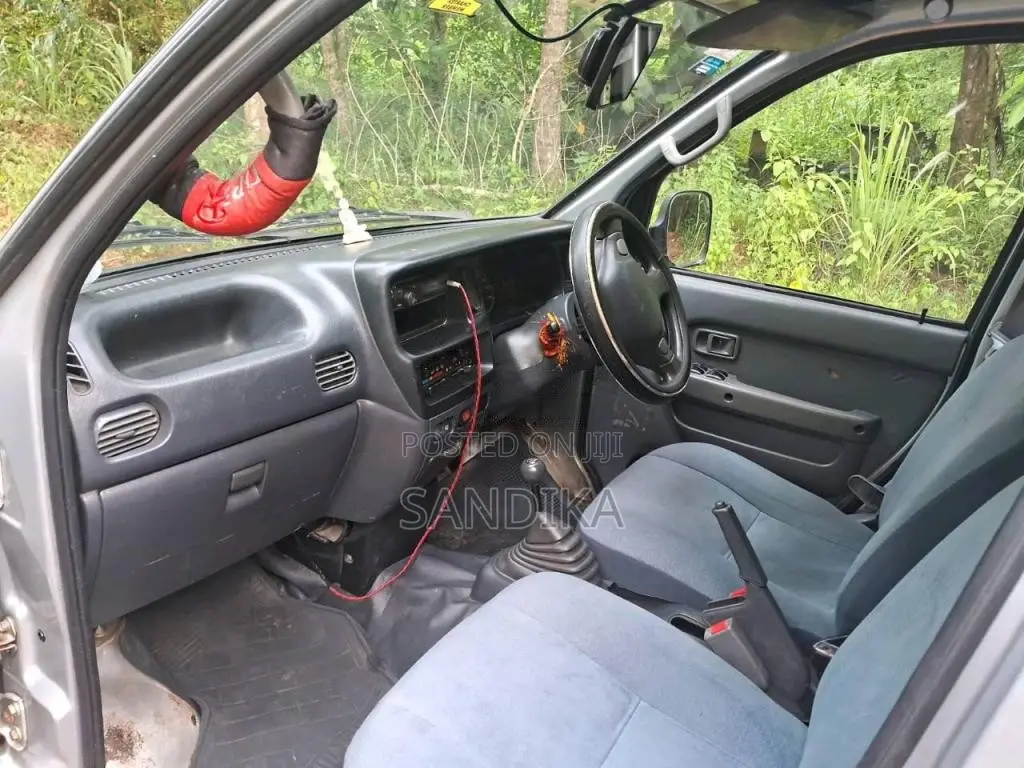 Daihatsu LE3200 V 2003 Van (Used)