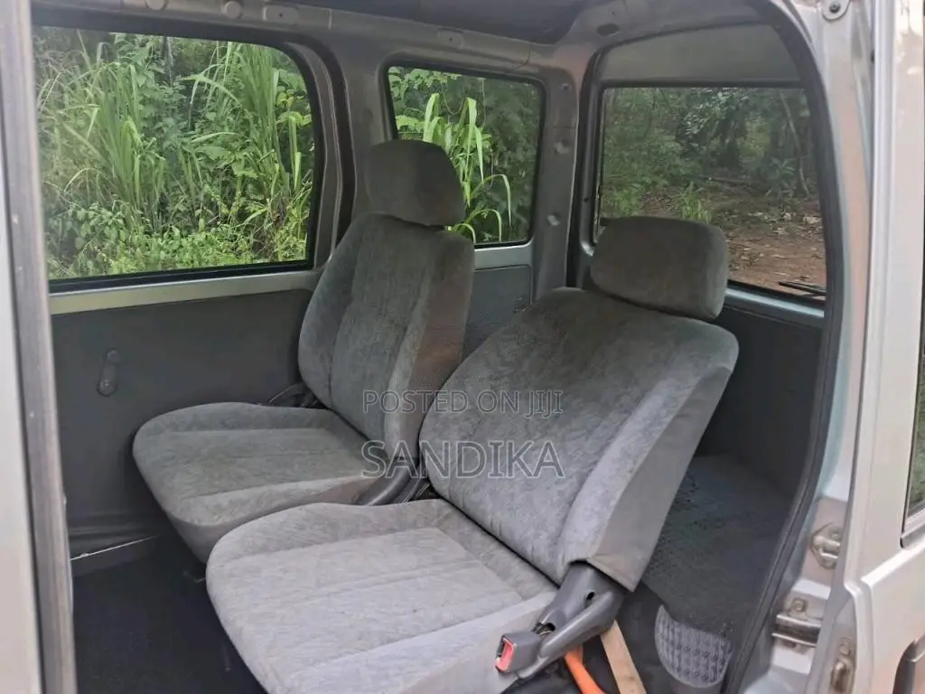 Daihatsu LE3200 V 2003 Van (Used)